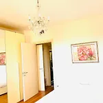 Golf & Lake Comfortable Apartment